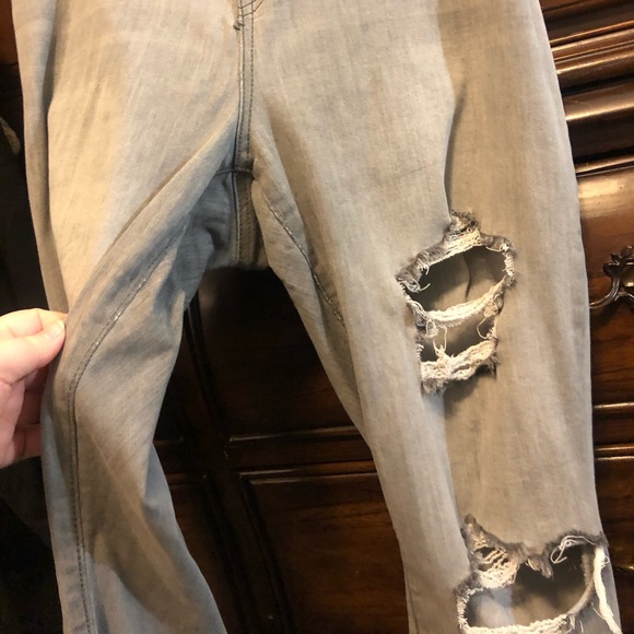 Gray ripped jeans - Picture 4 of 4